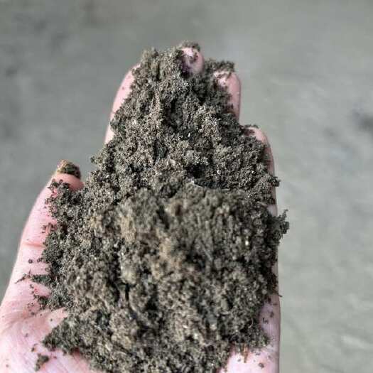 种植有机泥碳土满足作物营养，固肥松土，减少肥源性污染。