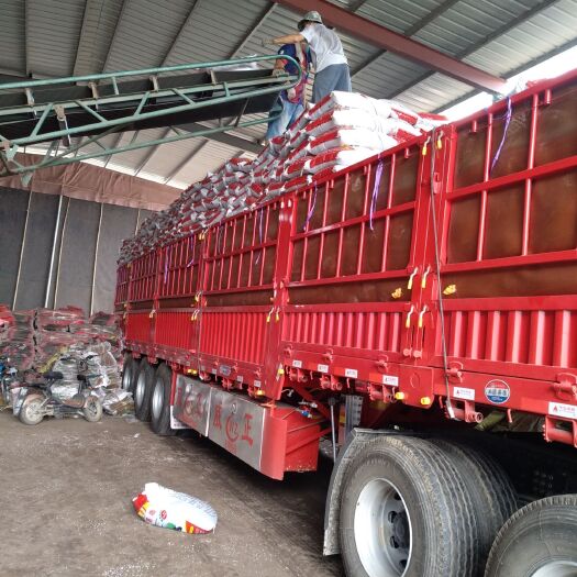 营养土 山东宏丰源育苗基质正在装车