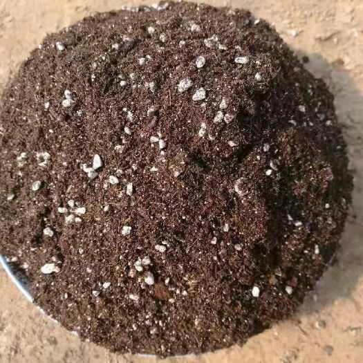 营养土基质 育苗基质 栽培基质花卉园艺基质 保湿 透气性好